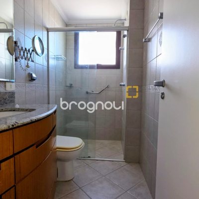 Apartamento com 170m², 4 quartos (sendo 2 suítes), 2 garagens, no bairro Centro em Florianópolis