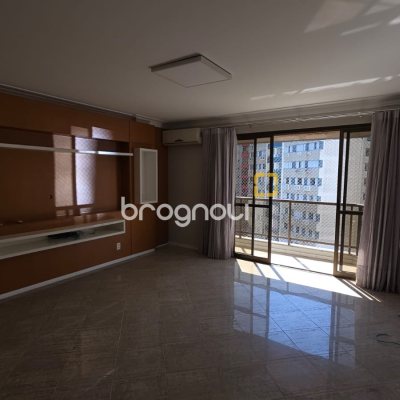 Apartamento com 170m², 4 quartos (sendo 2 suítes), 2 garagens, no bairro Centro em Florianópolis