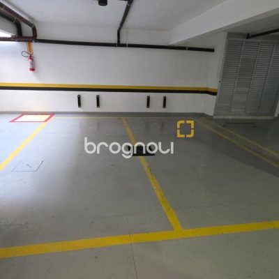 Apartamento com 170m², 4 quartos (sendo 2 suítes), 2 garagens, no bairro Centro em Florianópolis
