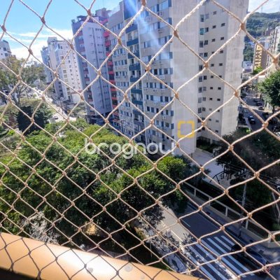 Apartamento com 170m², 4 quartos (sendo 2 suítes), 2 garagens, no bairro Centro em Florianópolis