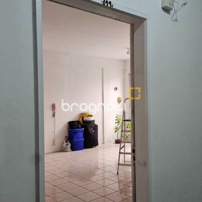 Sala com 30m², no bairro Balneário em Florianópolis