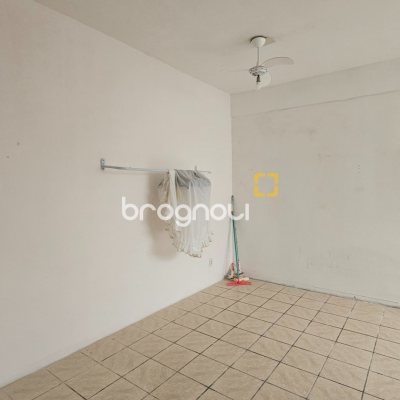 Sala com 30m², no bairro Balneário em Florianópolis