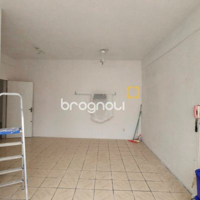 Sala com 30m², no bairro Balneário em Florianópolis
