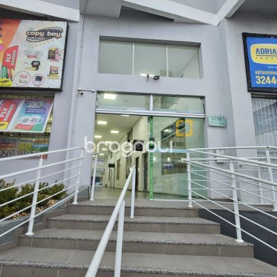 Sala com 30m², no bairro Balneário em Florianópolis