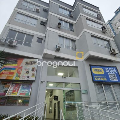 Sala com 30m², no bairro Balneário em Florianópolis