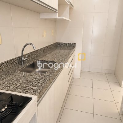 Apartamento com 73m², 2 quartos (sendo 1 suíte), 1 garagem, no bairro Capoeiras em Florianópolis