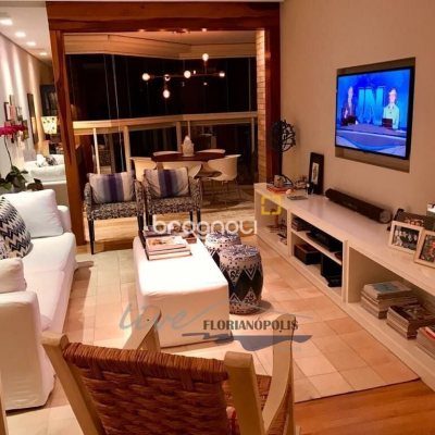 Apartamento com 128m², 3 quartos (sendo 3 suítes), 2 garagens, no bairro Jurerê em Florianópolis