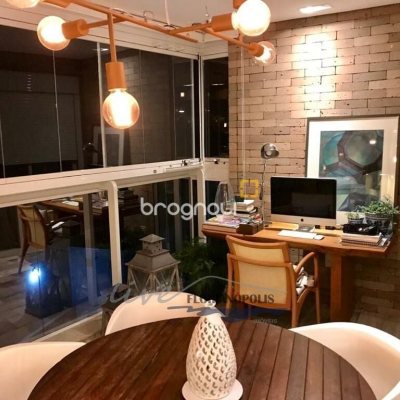 Apartamento com 128m², 3 quartos (sendo 3 suítes), 2 garagens, no bairro Jurerê em Florianópolis