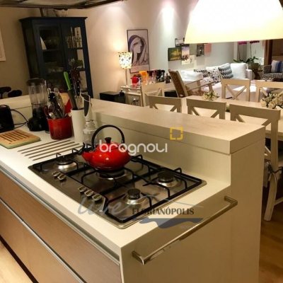 Apartamento com 128m², 3 quartos (sendo 3 suítes), 2 garagens, no bairro Jurerê em Florianópolis