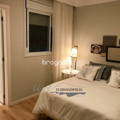 Apartamento com 128m², 3 quartos (sendo 3 suítes), 2 garagens, no bairro Jurerê em Florianópolis