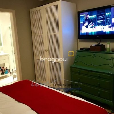 Apartamento com 128m², 3 quartos (sendo 3 suítes), 2 garagens, no bairro Jurerê em Florianópolis
