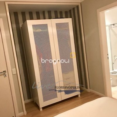 Apartamento com 128m², 3 quartos (sendo 3 suítes), 2 garagens, no bairro Jurerê em Florianópolis