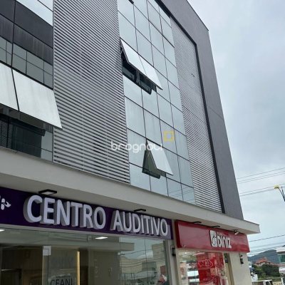Sala com 30m², no bairro Ingleses em Florianópolis