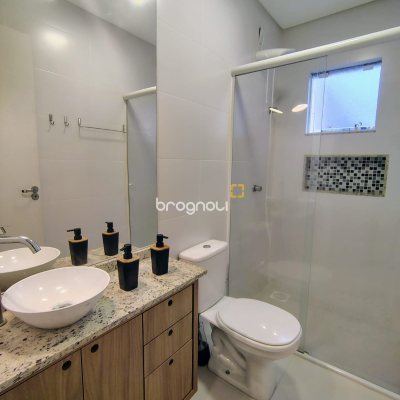 Apartamento com 65m², 2 quartos (sendo 1 suíte), 1 garagem, no bairro Ingleses em Florianópolis