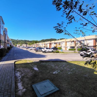 Apartamento com 52m², 2 quartos, 1 garagem, no bairro Vargem Pequena em Florianópolis