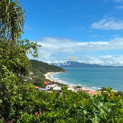Casa com 458m², 4 quartos (sendo 1 suíte), 3 garagens, no bairro Ponta das Canas em Florianópolis