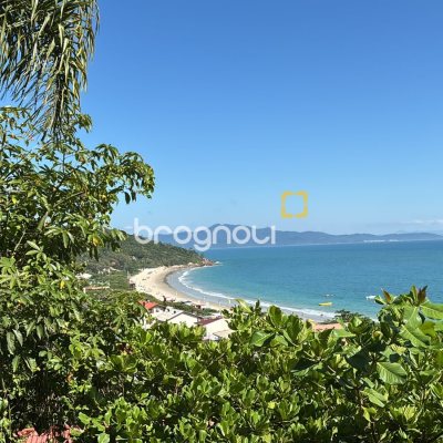 Casa com 458m², 4 quartos (sendo 1 suíte), 3 garagens, no bairro Ponta das Canas em Florianópolis