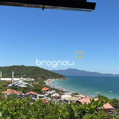 Casa com 458m², 4 quartos (sendo 1 suíte), 3 garagens, no bairro Ponta das Canas em Florianópolis