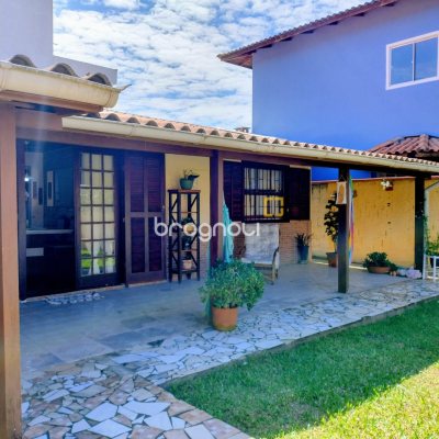 Casa com 109m², 2 quartos (sendo 1 suíte), no bairro Rio Vermelho em Florianópolis