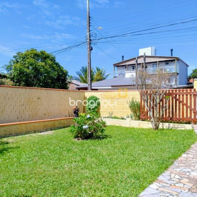 Casa com 109m², 2 quartos (sendo 1 suíte), no bairro Rio Vermelho em Florianópolis