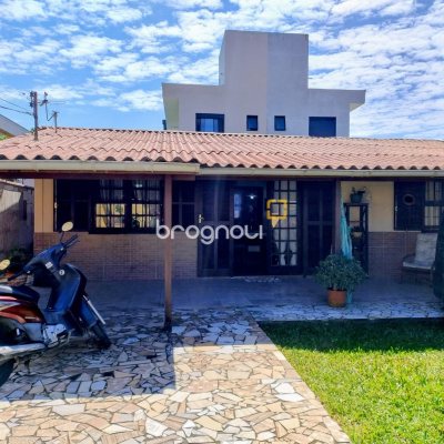 Casa com 109m², 2 quartos (sendo 1 suíte), no bairro Rio Vermelho em Florianópolis