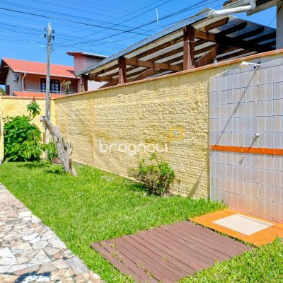 Casa com 109m², 2 quartos (sendo 1 suíte), no bairro Rio Vermelho em Florianópolis