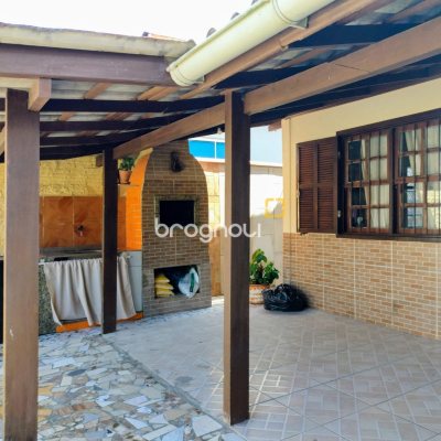 Casa com 109m², 2 quartos (sendo 1 suíte), no bairro Rio Vermelho em Florianópolis