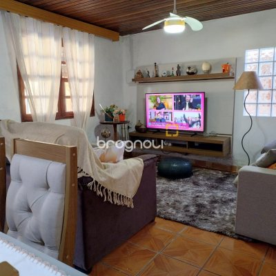 Casa com 109m², 2 quartos (sendo 1 suíte), no bairro Rio Vermelho em Florianópolis