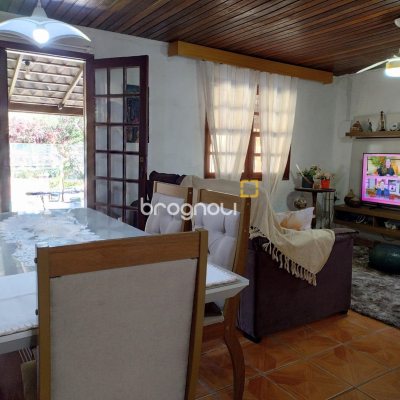 Casa com 109m², 2 quartos (sendo 1 suíte), no bairro Rio Vermelho em Florianópolis
