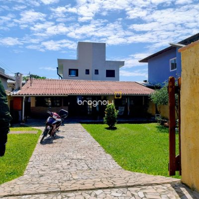 Casa com 109m², 2 quartos (sendo 1 suíte), no bairro Rio Vermelho em Florianópolis