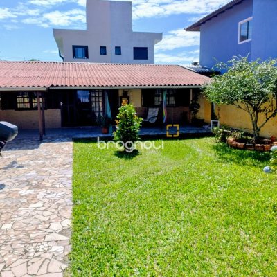 Casa com 109m², 2 quartos (sendo 1 suíte), no bairro Rio Vermelho em Florianópolis