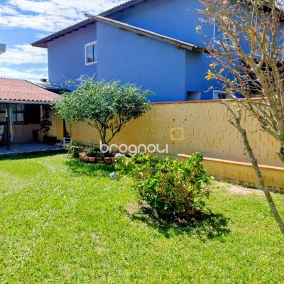 Casa com 109m², 2 quartos (sendo 1 suíte), no bairro Rio Vermelho em Florianópolis