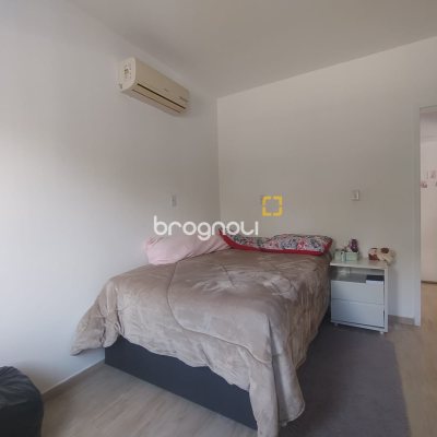 Casa com 59m², 2 quartos (sendo 1 suíte), 2 garagens, no bairro Bela Vista em Palhoça