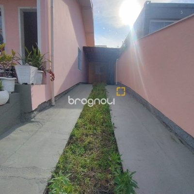 Casa com 59m², 2 quartos (sendo 1 suíte), 2 garagens, no bairro Bela Vista em Palhoça