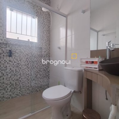 Casa com 59m², 2 quartos (sendo 1 suíte), 2 garagens, no bairro Bela Vista em Palhoça