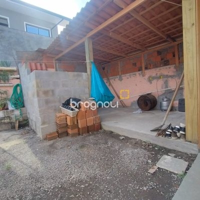 Casa com 59m², 2 quartos (sendo 1 suíte), 2 garagens, no bairro Bela Vista em Palhoça
