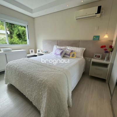 Apartamento com 91m², 3 quartos (sendo 1 suíte), 1 garagem, no bairro Córrego Grande em Florianópolis