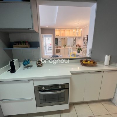 Apartamento com 91m², 3 quartos (sendo 1 suíte), 1 garagem, no bairro Córrego Grande em Florianópolis