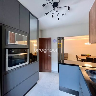 Casa com 249m², 3 quartos (sendo 2 suítes), 2 garagens, no bairro Rio Tavares em Florianópolis