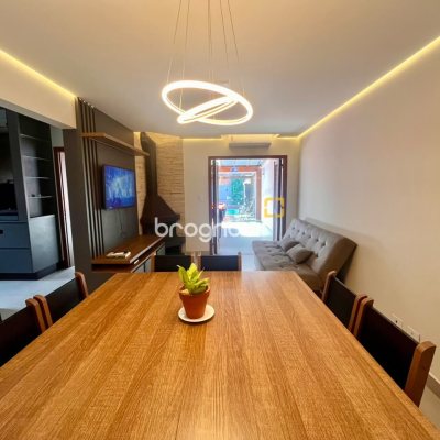 Casa com 249m², 3 quartos (sendo 2 suítes), 2 garagens, no bairro Rio Tavares em Florianópolis
