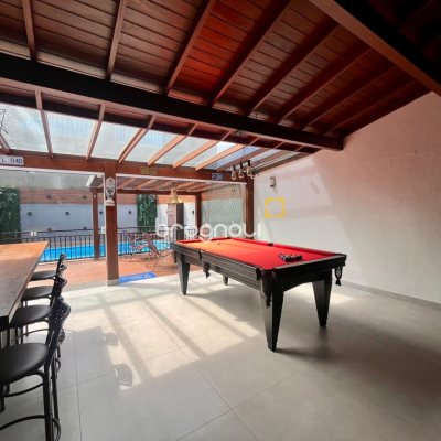 Casa com 249m², 3 quartos (sendo 2 suítes), 2 garagens, no bairro Rio Tavares em Florianópolis