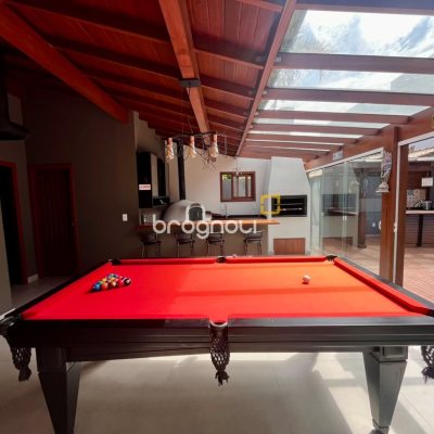 Casa com 249m², 3 quartos (sendo 2 suítes), 2 garagens, no bairro Rio Tavares em Florianópolis