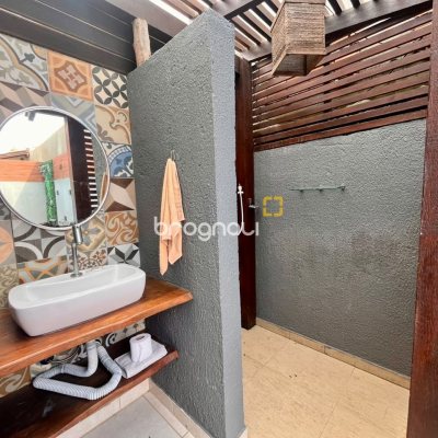 Casa com 249m², 3 quartos (sendo 2 suítes), 2 garagens, no bairro Rio Tavares em Florianópolis