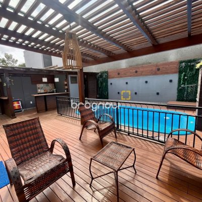 Casa com 249m², 3 quartos (sendo 2 suítes), 2 garagens, no bairro Rio Tavares em Florianópolis