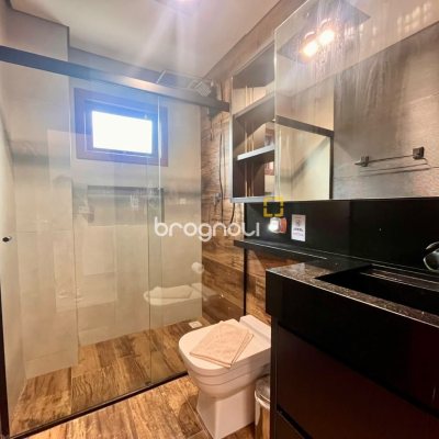 Casa com 249m², 3 quartos (sendo 2 suítes), 2 garagens, no bairro Rio Tavares em Florianópolis
