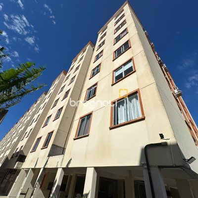 Apartamento com 53m², 2 quartos, 1 garagem, no bairro Ipiranga em São José