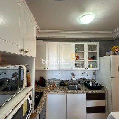 Apartamento com 53m², 2 quartos, 1 garagem, no bairro Ipiranga em São José
