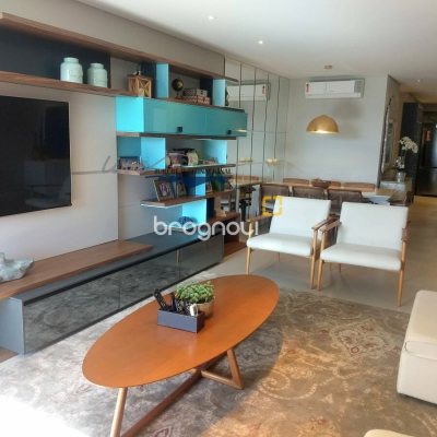 Apartamento com 171m², 3 quartos (sendo 3 suítes), 2 garagens, no bairro Jurerê Internacional em Florianópolis