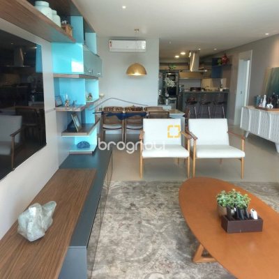 Apartamento com 171m², 3 quartos (sendo 3 suítes), 2 garagens, no bairro Jurerê Internacional em Florianópolis