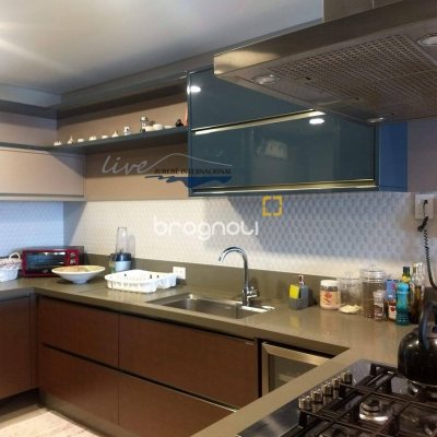 Apartamento com 171m², 3 quartos (sendo 3 suítes), 2 garagens, no bairro Jurerê Internacional em Florianópolis